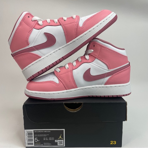 Nike Air Jordan 1 Retro Mid GS “Valentine’s Day/Coral Chalk” 2023 - Picture 3 of 4
